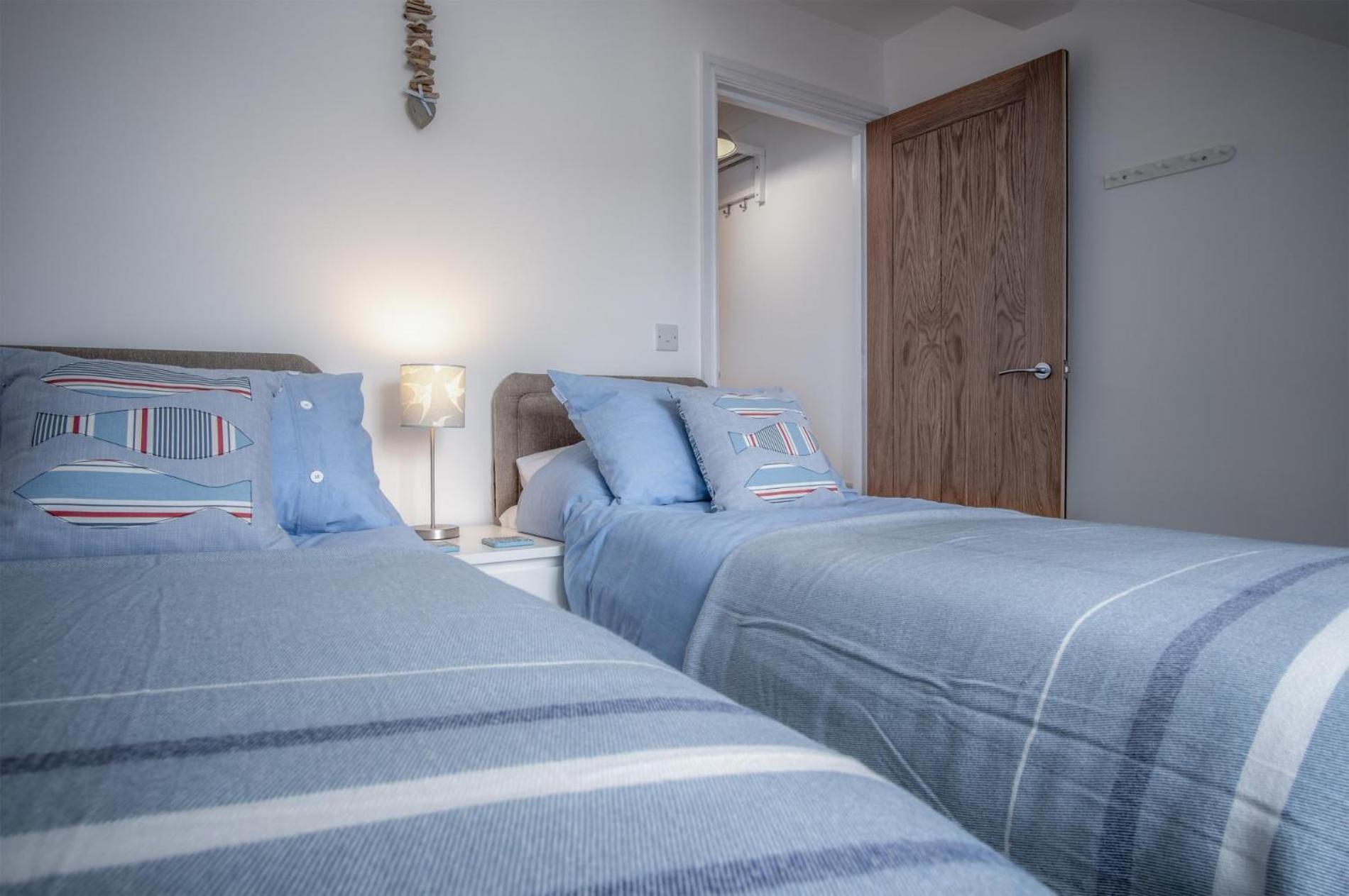 Ramsey Apartment - 2 Bedroom Apartment - Tenby Bagian luar foto